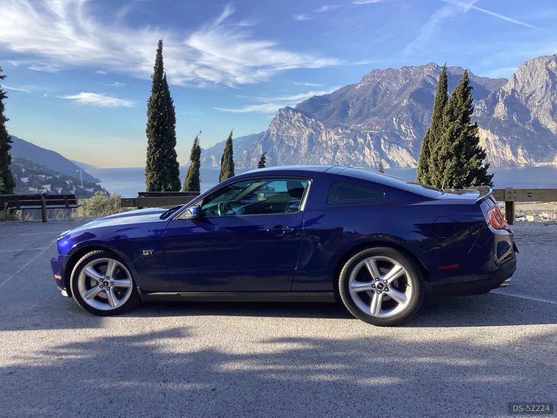 2010 Ford Mustang Gt in Calliano 4