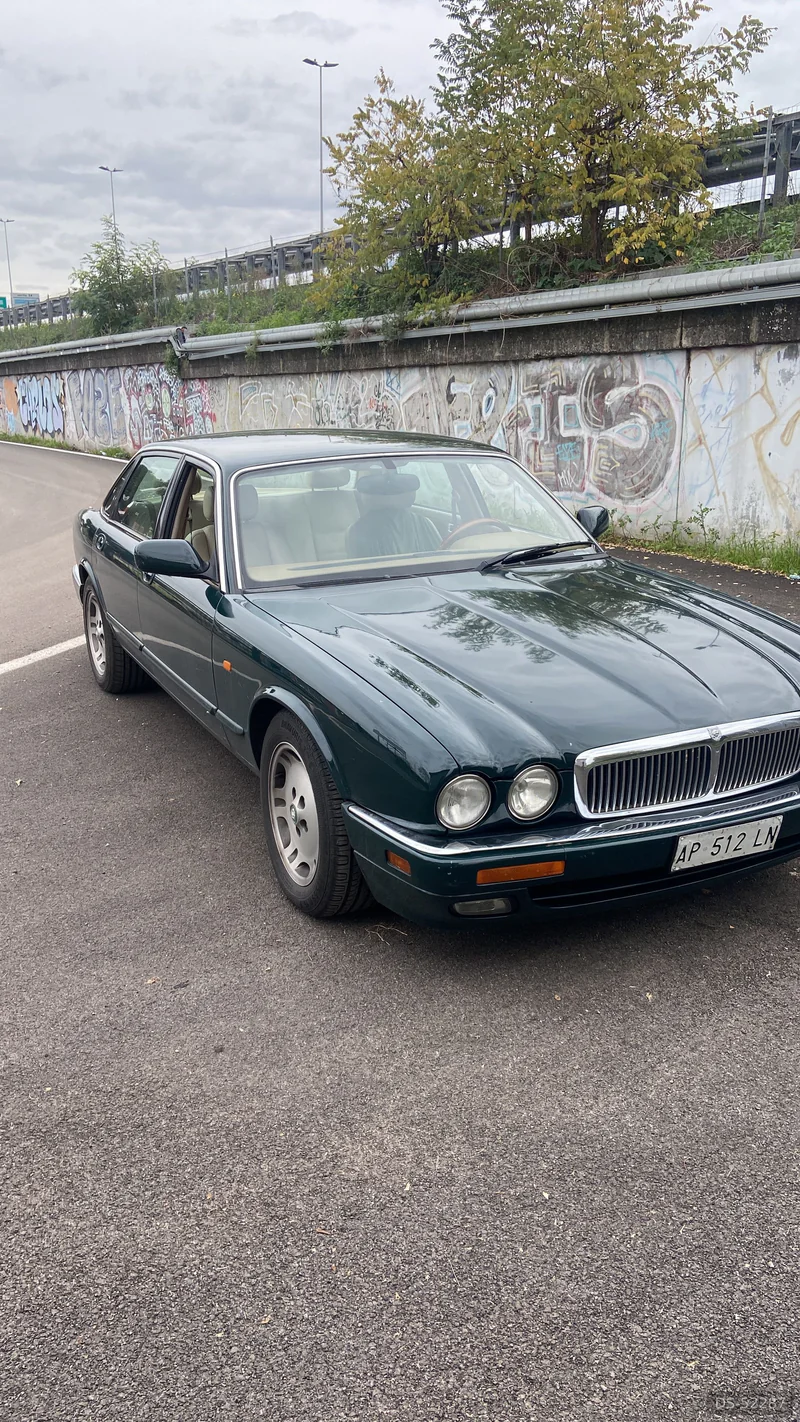 1997 Jaguar Xj6 in Roma 2