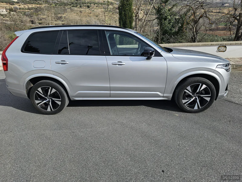 2021 Volvo Xc90 in Madrid 4
