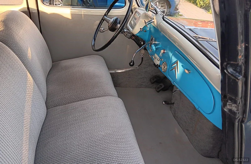 1957 Citroen 11 Ligero in Madrid 9