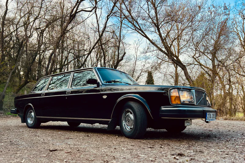 1977 Volvo 264 in Brno 7