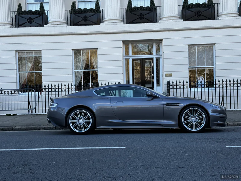 2009 Aston Martin Dbs in London 8
