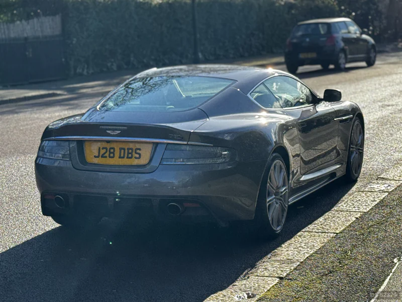 2009 Aston Martin Dbs in London 10