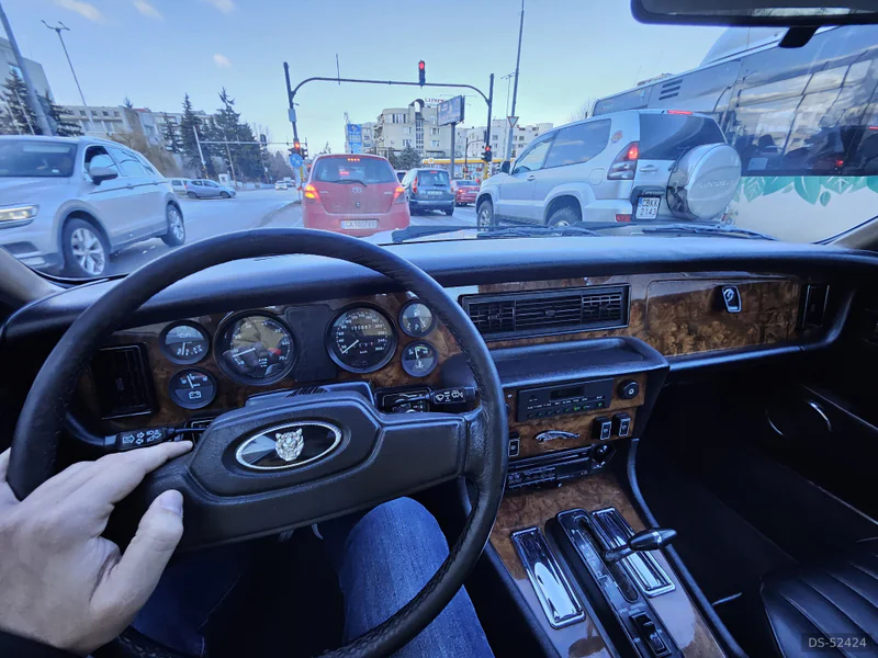 1986 Jaguar Xj12 in Sofia 9