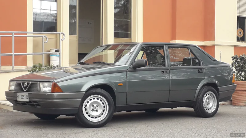 1988 Alfa Romeo 75 in Bologna 1