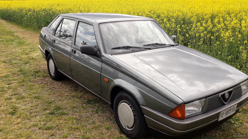 1988 Alfa Romeo 75 in Bologna 2
