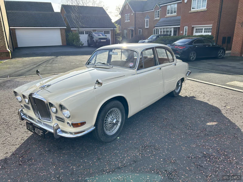 1968 Daimler Soverign 420 in Preston 3