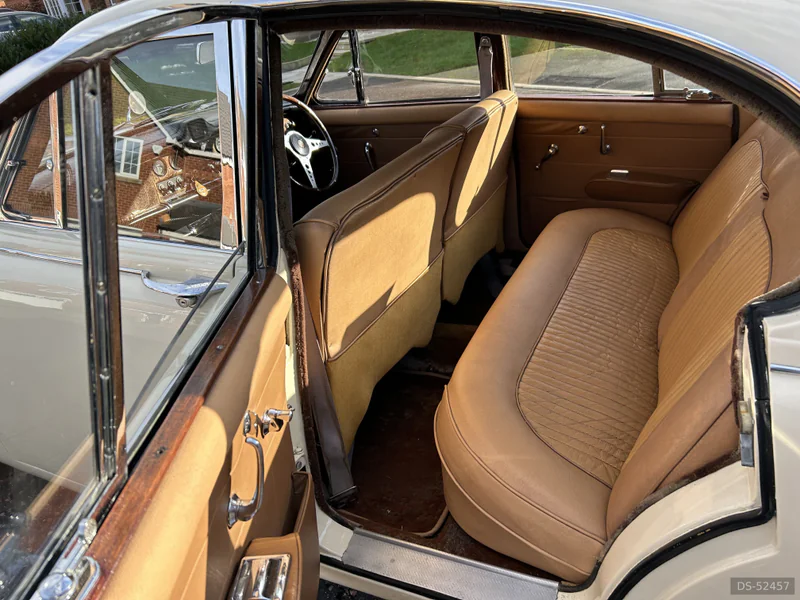 1968 Daimler Soverign 420 in Preston 6