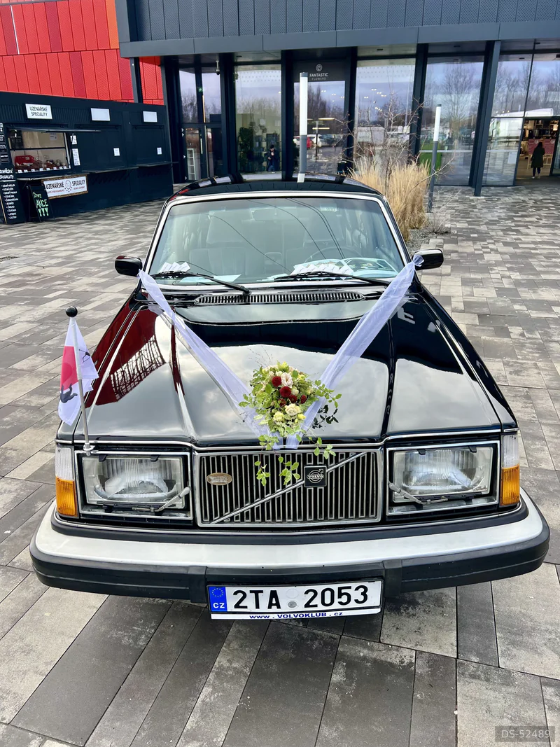 1977 Volvo 264te in Brno 2