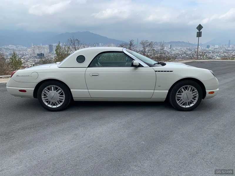 2003 Ford Thunderbird in Morelia 2