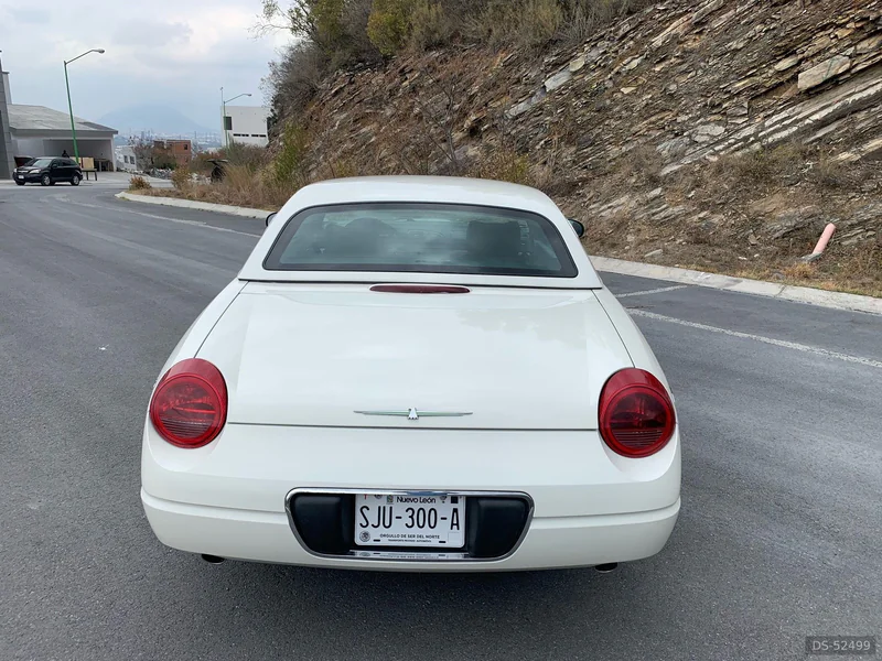 2003 Ford Thunderbird in Morelia 3
