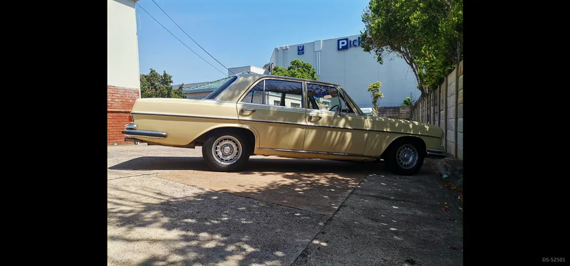 1971 Mercedes-Benz W108 280s in Durban 4