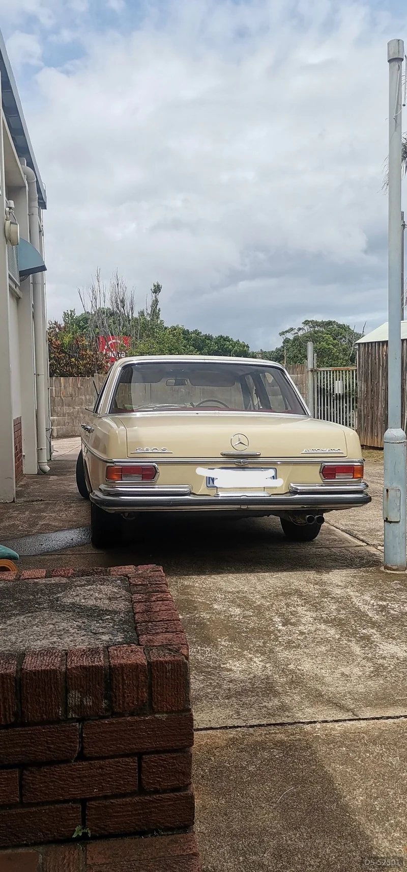 1971 Mercedes-Benz W108 280s in Durban 3