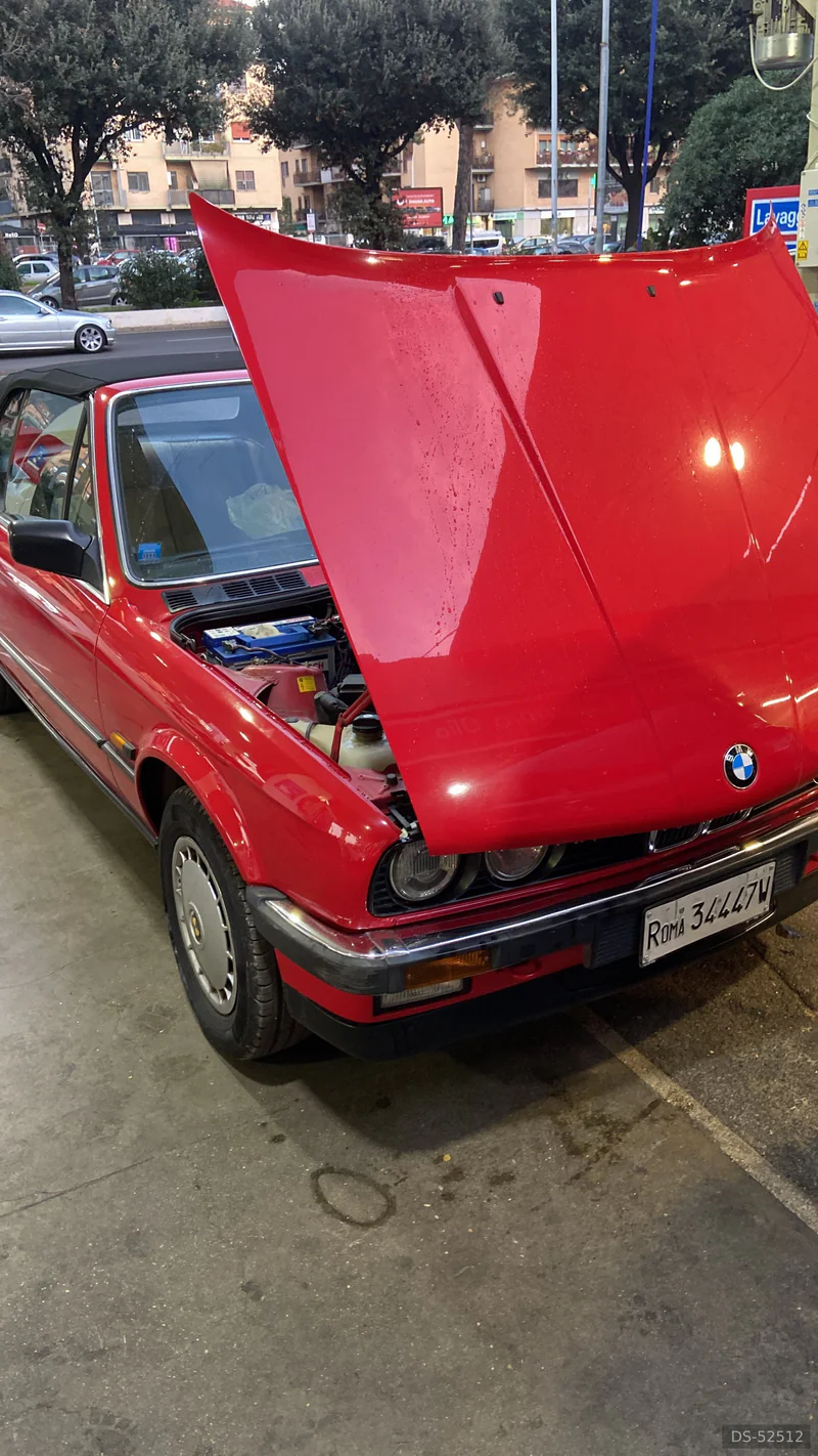 1990 BMW E30 in Roma 4