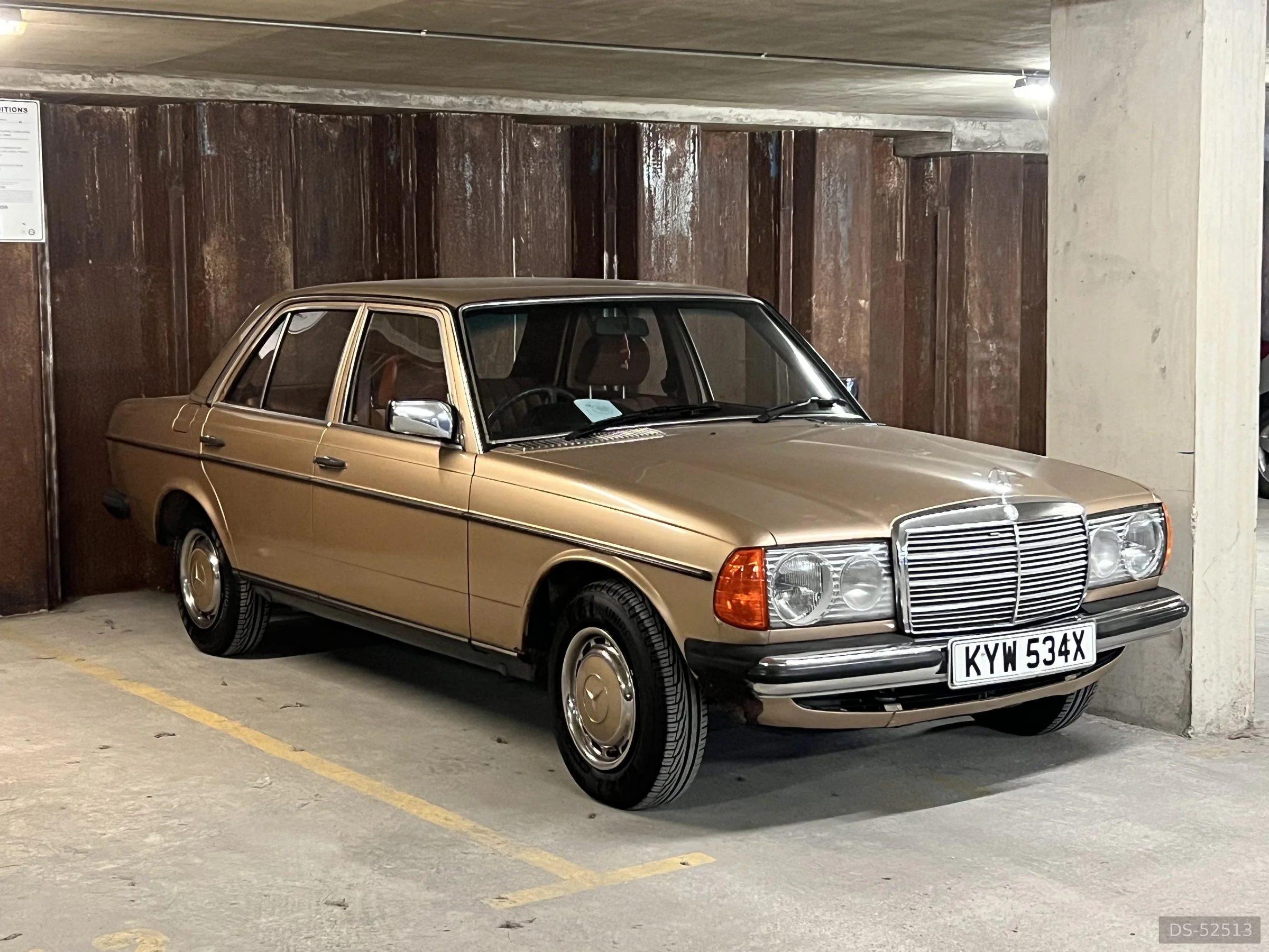 1981 Mercedes-Benz 200
