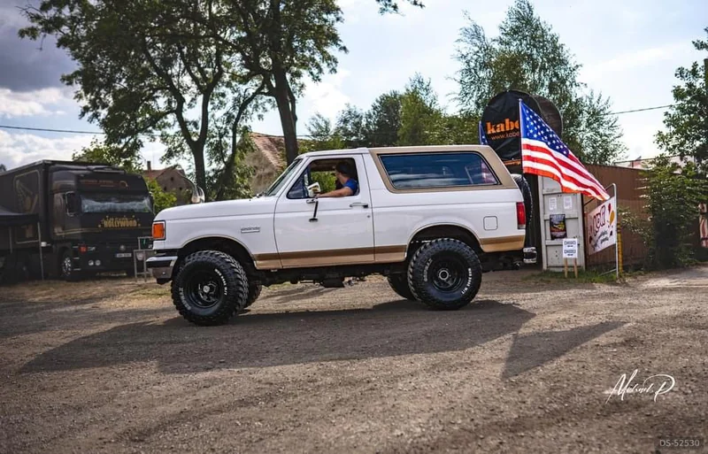 1990 Ford Bronco in švihov 2