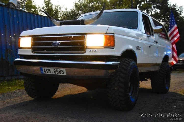 1990 Ford Bronco in švihov 4