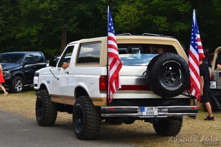 1990 Ford Bronco in švihov 7