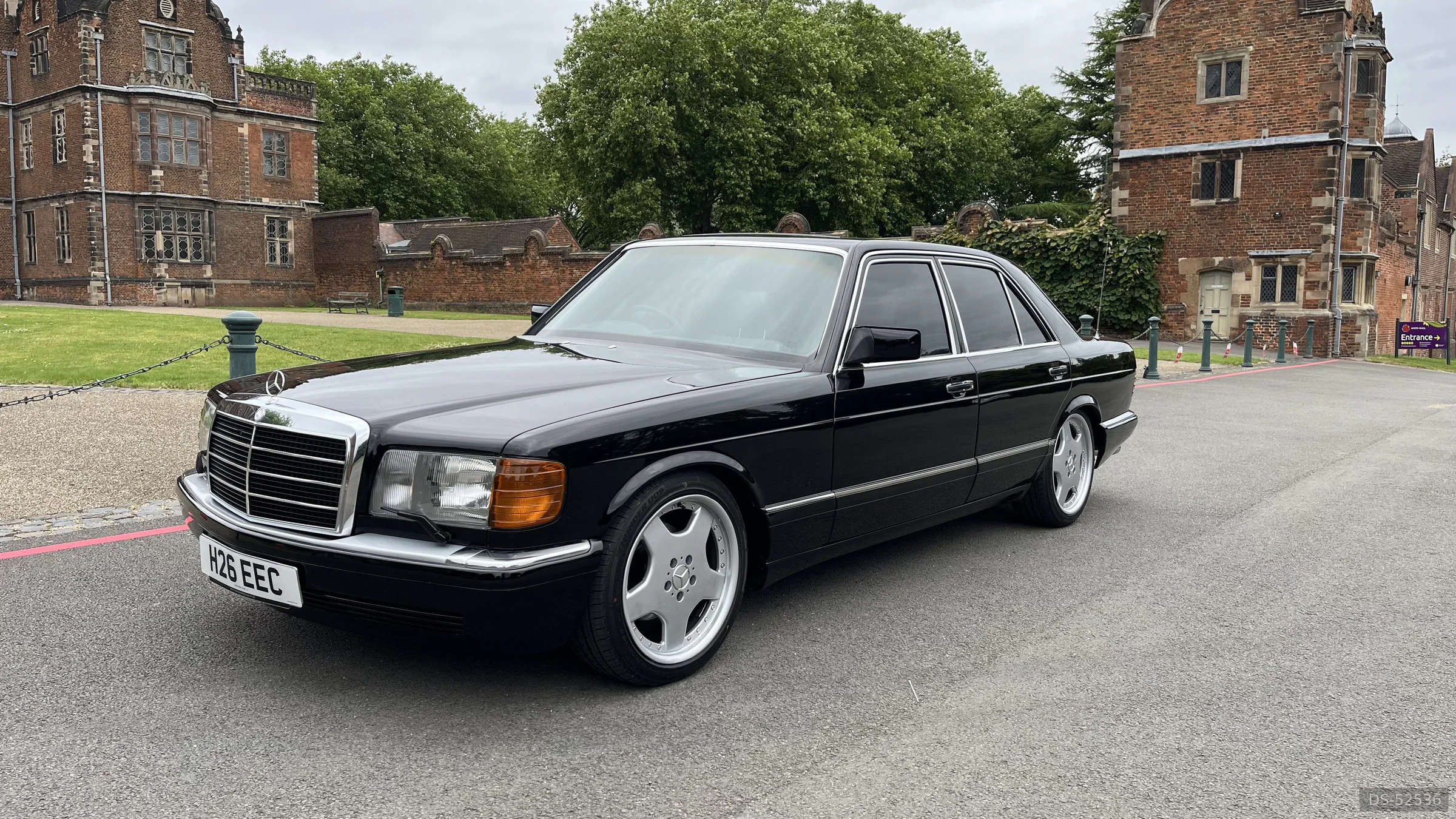 1991 Mercedes-Benz W126 S Class