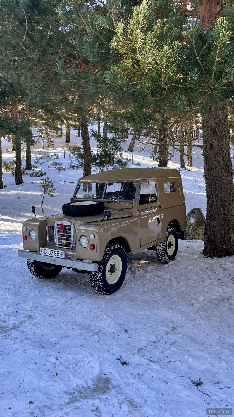 1977 Land Rover Santana Series III 88" SWB in Madrid 4