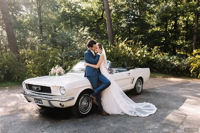 1966 Ford Mustang Cabrio Roomwit in Scherpenzeel 5