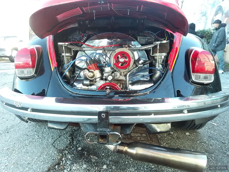 1972 Volkswagen Beetle in Vancouver 3