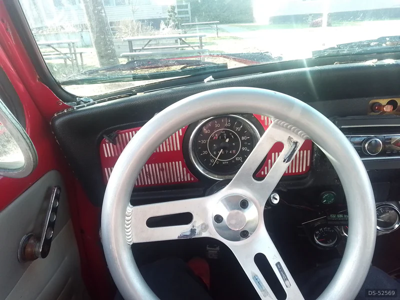 1972 Volkswagen Beetle in Vancouver 8