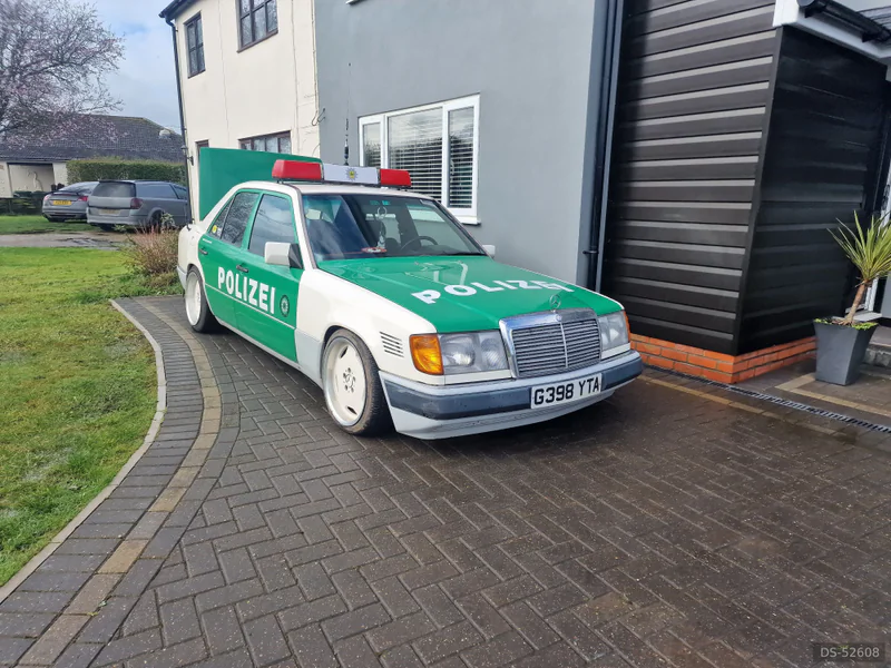 1989 Mercedes-Benz W124 POLIZEI in Potters Bar
