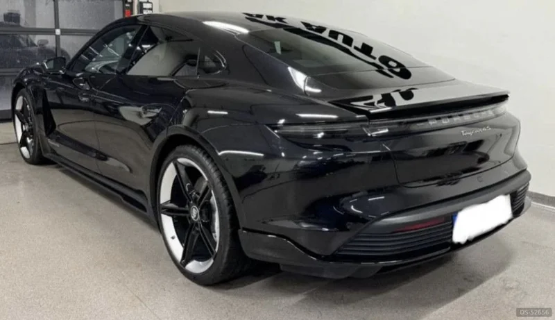 2020 Porsche Taycan 4s Perfomance Plus in Greve 2