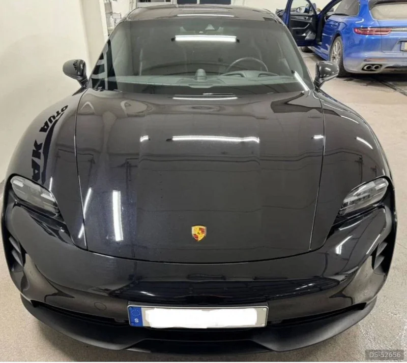 2020 Porsche Taycan 4s Perfomance Plus in Greve 3