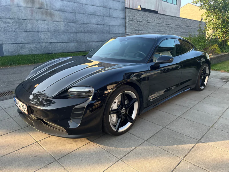 2020 Porsche Taycan 4s Perfomance Plus in Greve 11