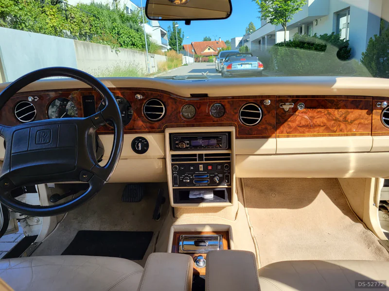1990 Rolls-Royce Silver Spur II in Brno 6
