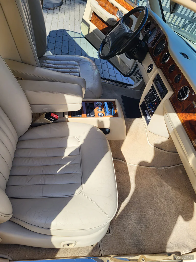 1990 Rolls-Royce Silver Spur II in Brno 7