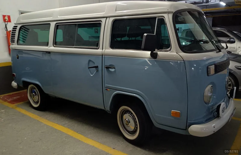 1999 Volkswagen Kombi in São Paulo 4
