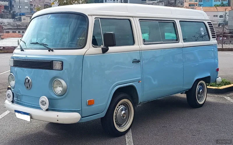 1999 Volkswagen Kombi in São Paulo 7