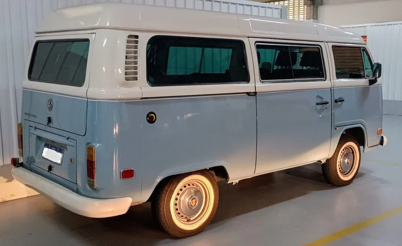 1999 Volkswagen Kombi in São Paulo 3