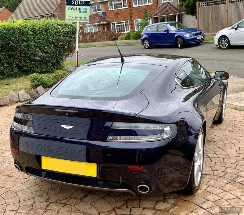 2007 Aston Martin Vantage in Rochester 4