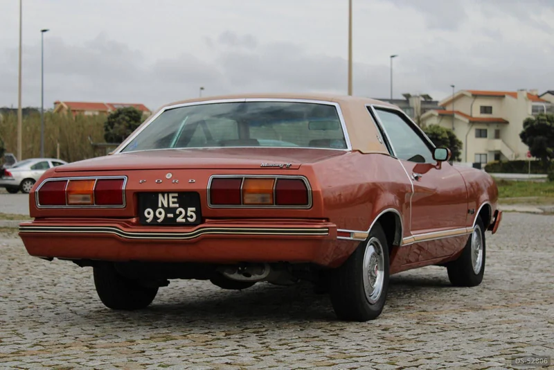 1972 Ford Mustang II in Porto 4