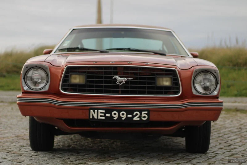 1972 Ford Mustang II in Porto 3