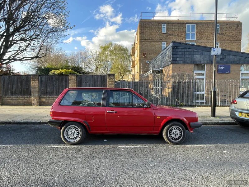 1989 Volkswagen Polo Mk2 in London 7