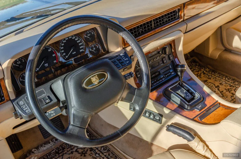 1991 Jaguar Xj40 Sovereign in Thun 8