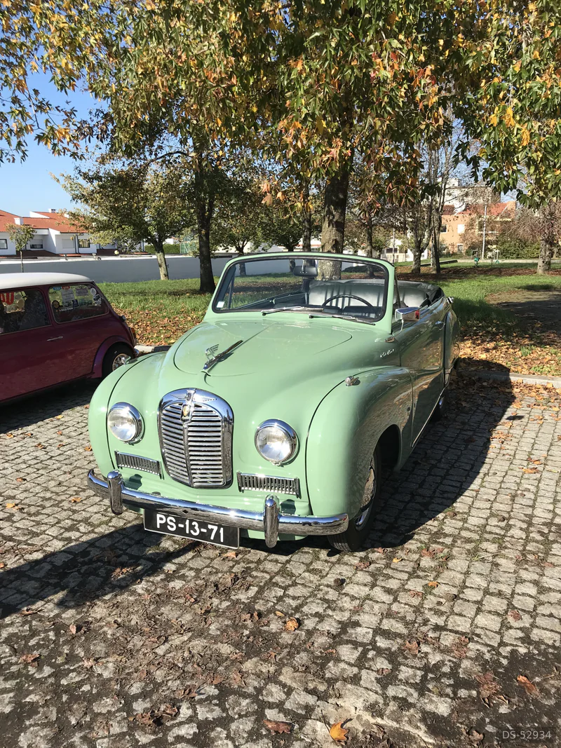 1953 Austin A40 Somerset Coupe in Maia 2