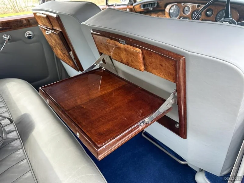 1965 Rolls-Royce Silver Cloud in Silverstone 4
