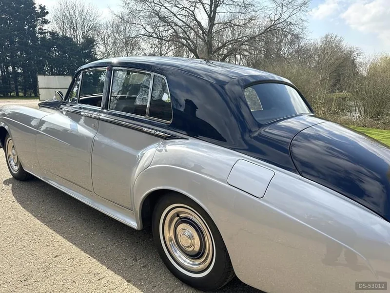 1965 Rolls-Royce Silver Cloud in Silverstone 7