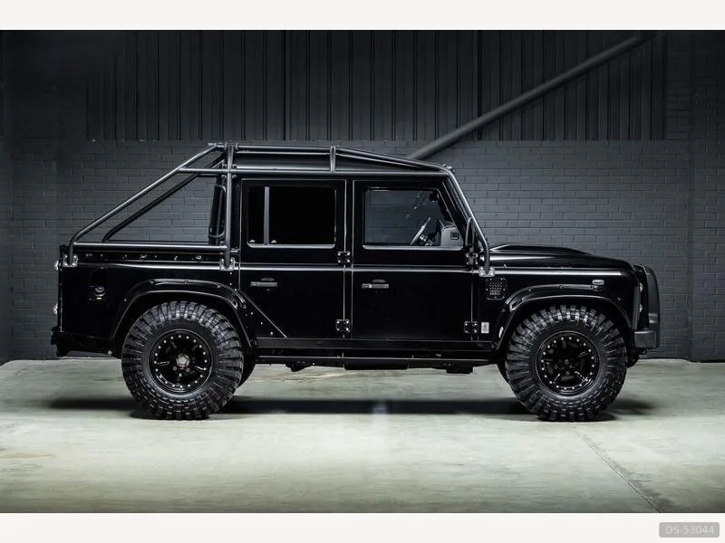 2011 Land Rover Defender 110 Double Cab Pick-up in London 2