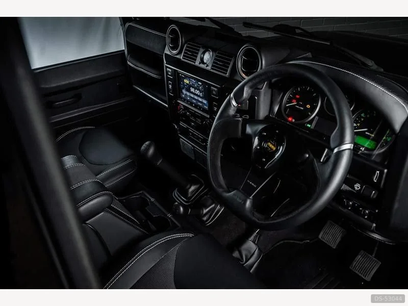 2011 Land Rover Defender 110 Double Cab Pick-up in London 8