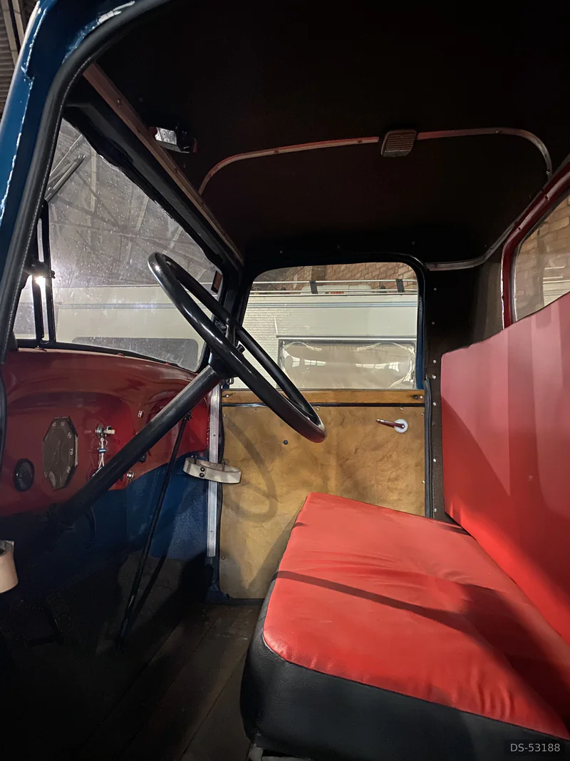 1938 Renault Agc in Madrid 5