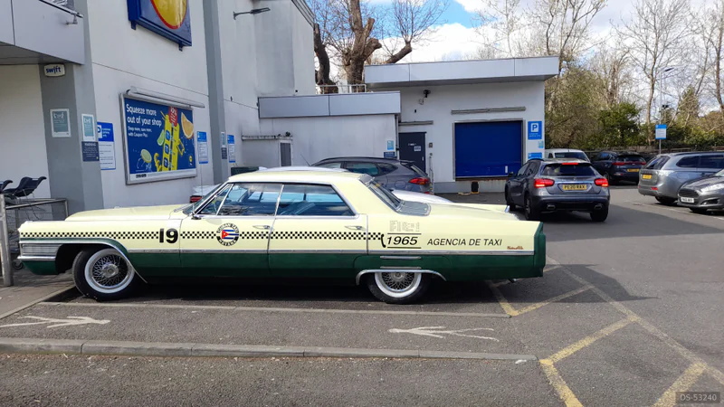 1965 Cadillac Sedan Deville in Beckenham 3