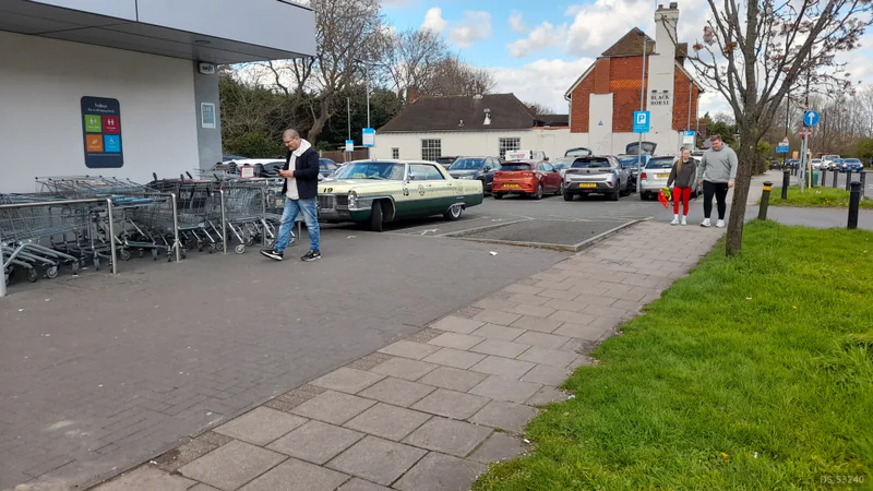 1965 Cadillac Sedan Deville in Beckenham 4