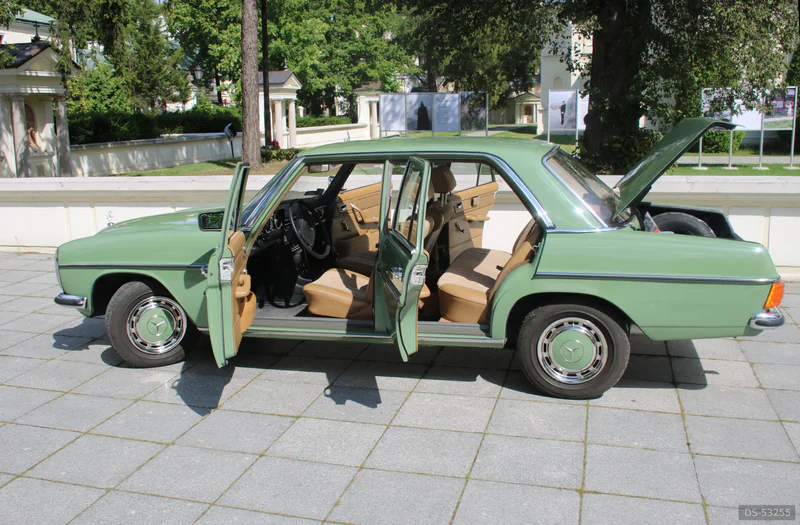 1974 Mercedes-Benz 115 Daimler in Warszawa 8
